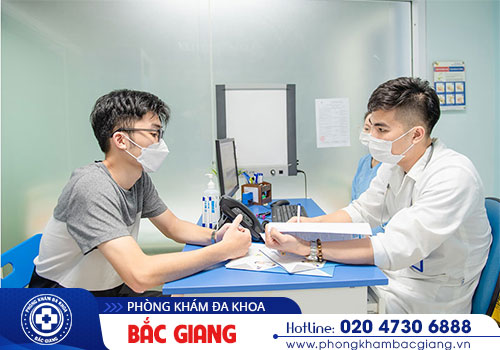 Cánh bảo triệu chứng đau tinh hoàn (trái/phải)